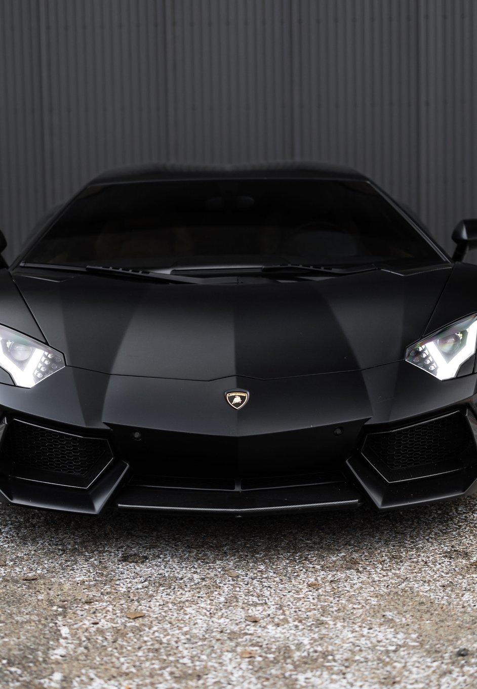 a lamborghini aventador